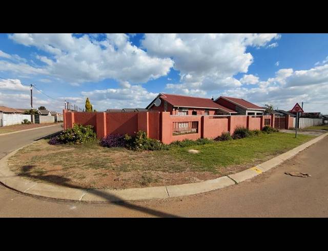3 BEDROOM HOUSE FOR SALE IN SAVANNA CITY